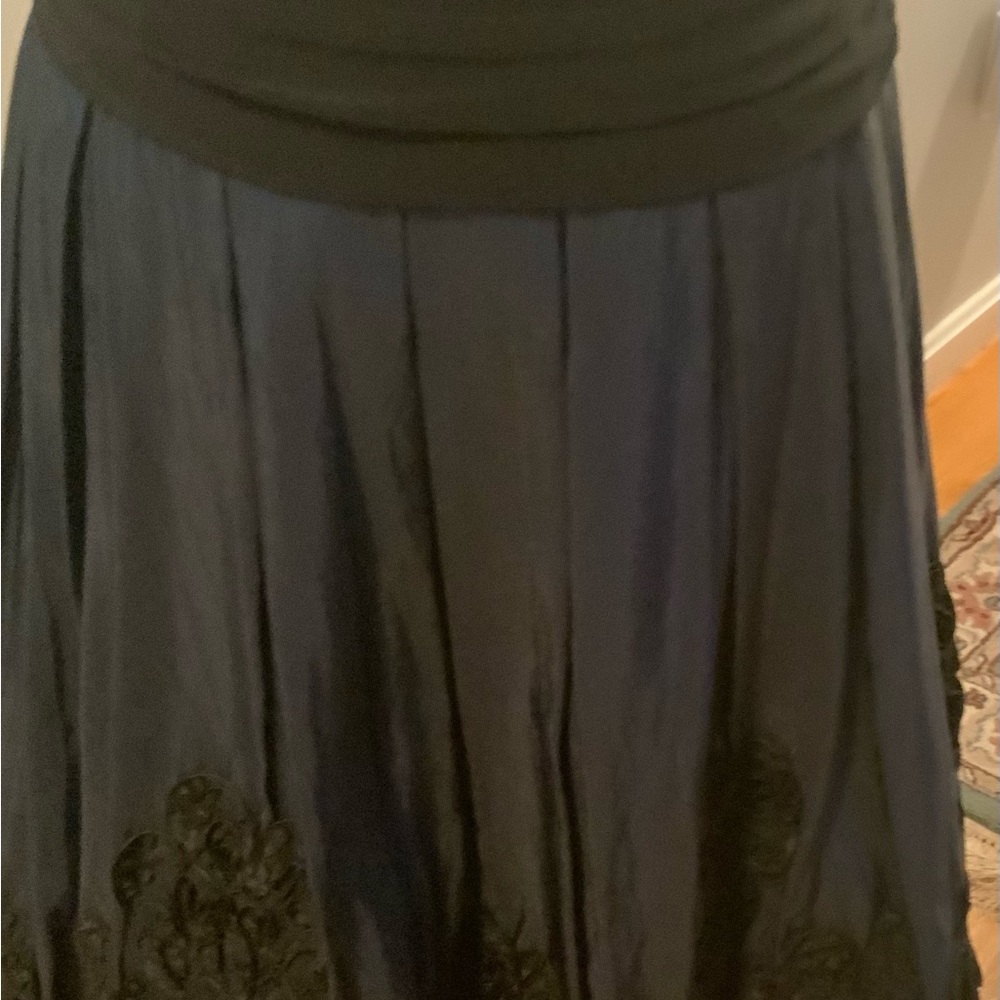 NWOT Fashionable dress, sleeveless, black with blue decorative bottom. Size 10 - Picture 6 of 10
